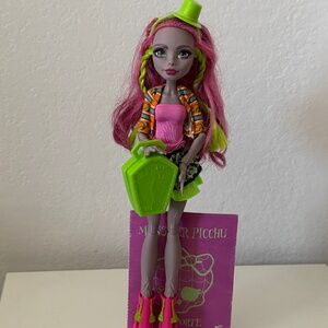 Monster High Picchu Marisol Coxi doll, Daughter of Big Foot